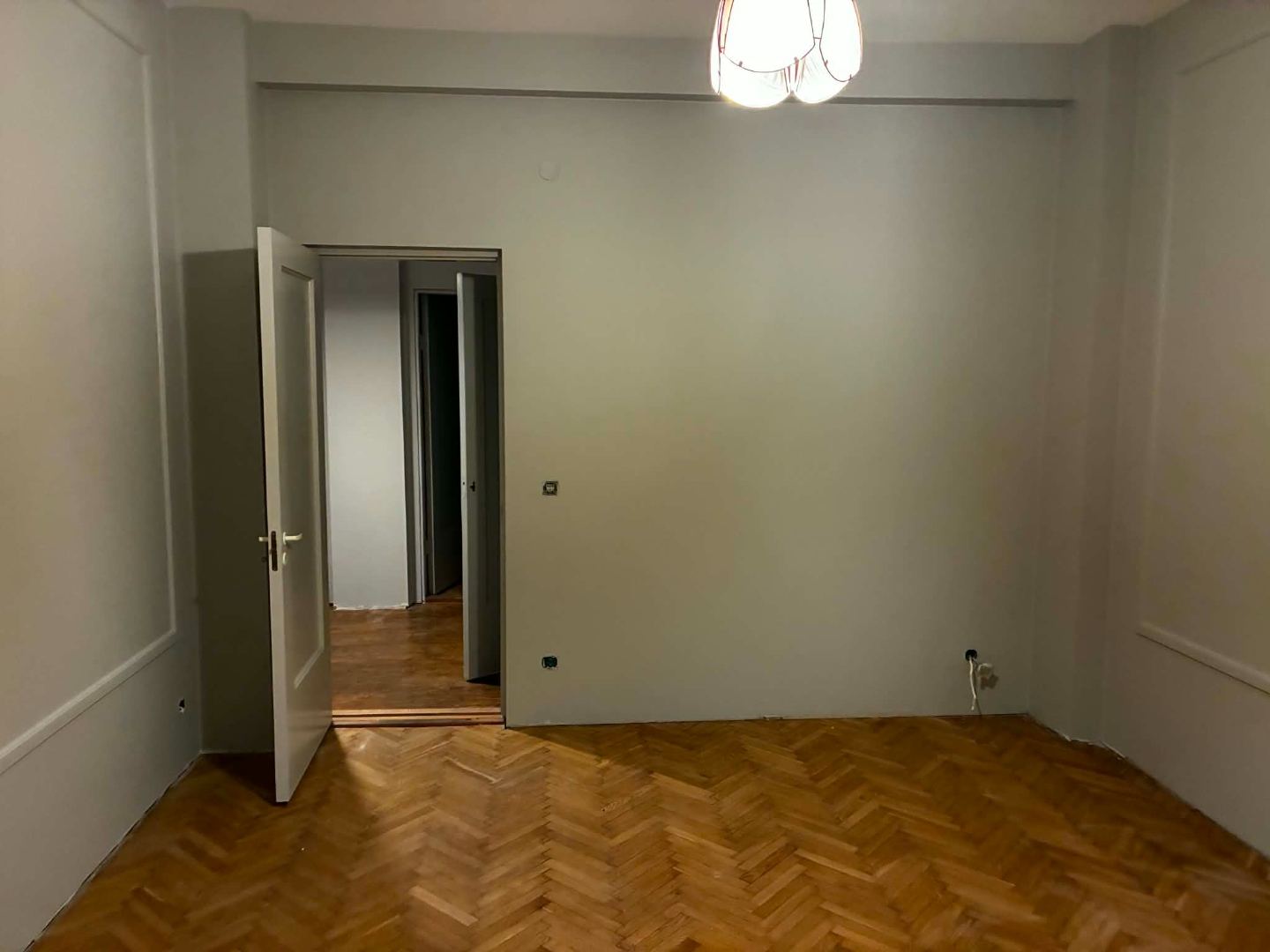 Renoveeritud tuba tammeparketiga Tallinnas